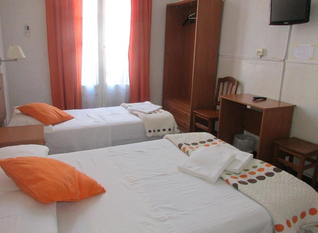 Hostal Lima Barcelona Exterior photo