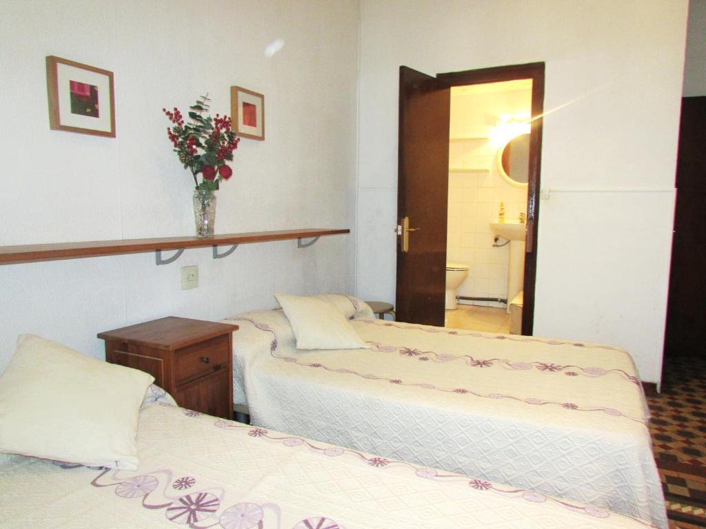Hostal Lima Barcelona Exterior photo